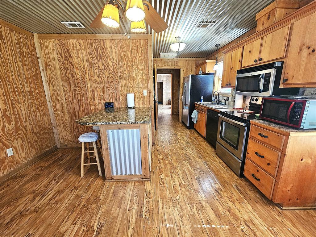 414 Lcr 763 Groesbeck, TX 76642 - Photo 9 of 29