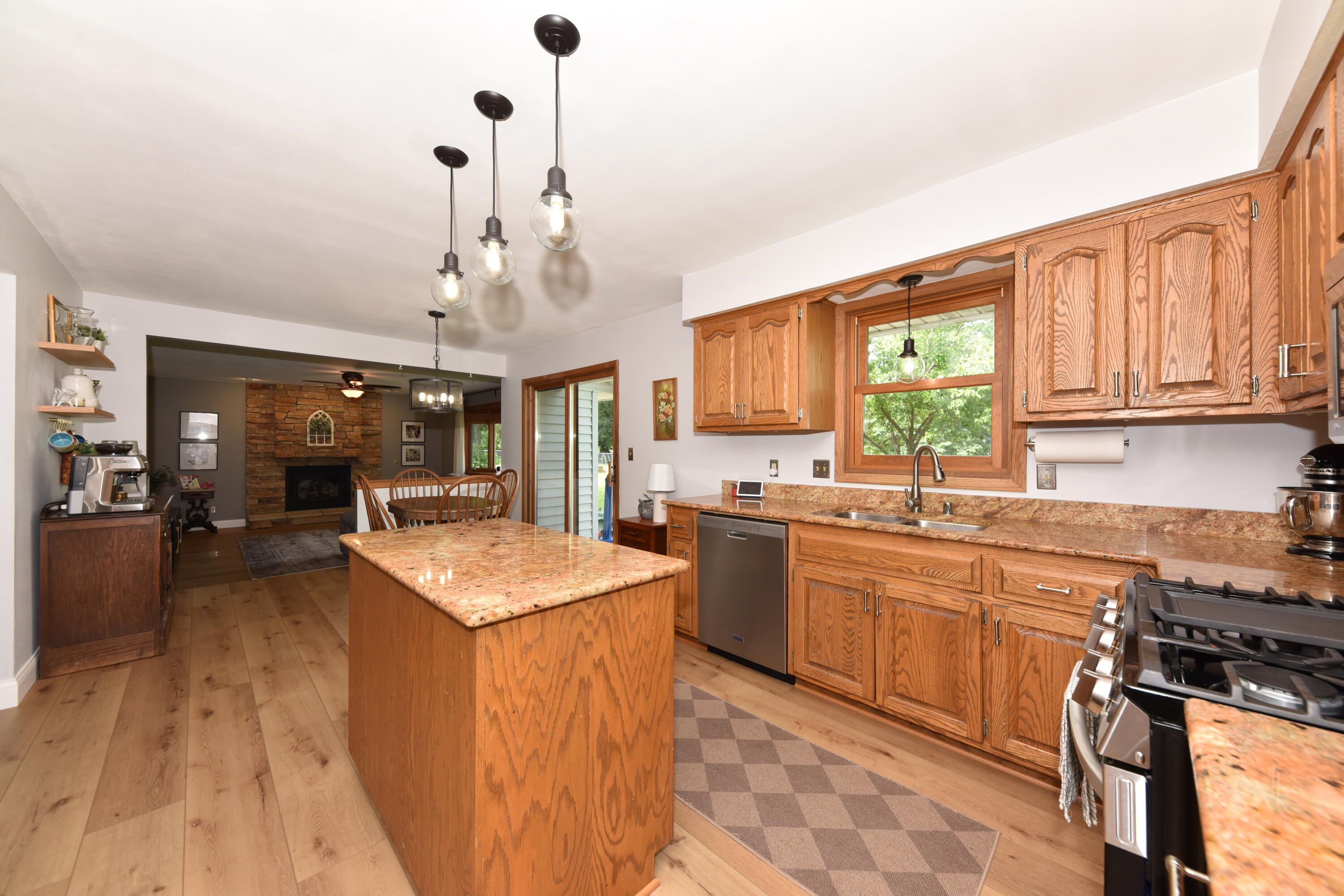 N71W23400 Homestead Road Sussex, WI 53089 - Photo 7 of 44 Kitchen