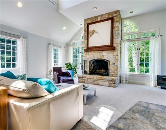 177 Tahattawan Road Littleton, MA 01460 - Photo 3 of 16 Gallery Image 3