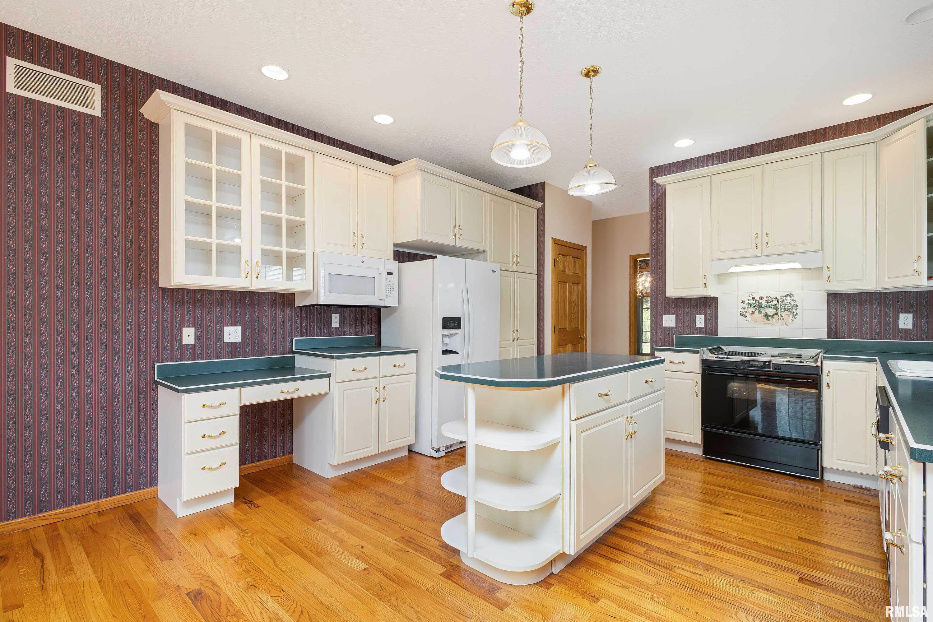9429 84th St Court West Taylor Ridge, IL 61284 - Photo 16 of 53 Gallery Image 16