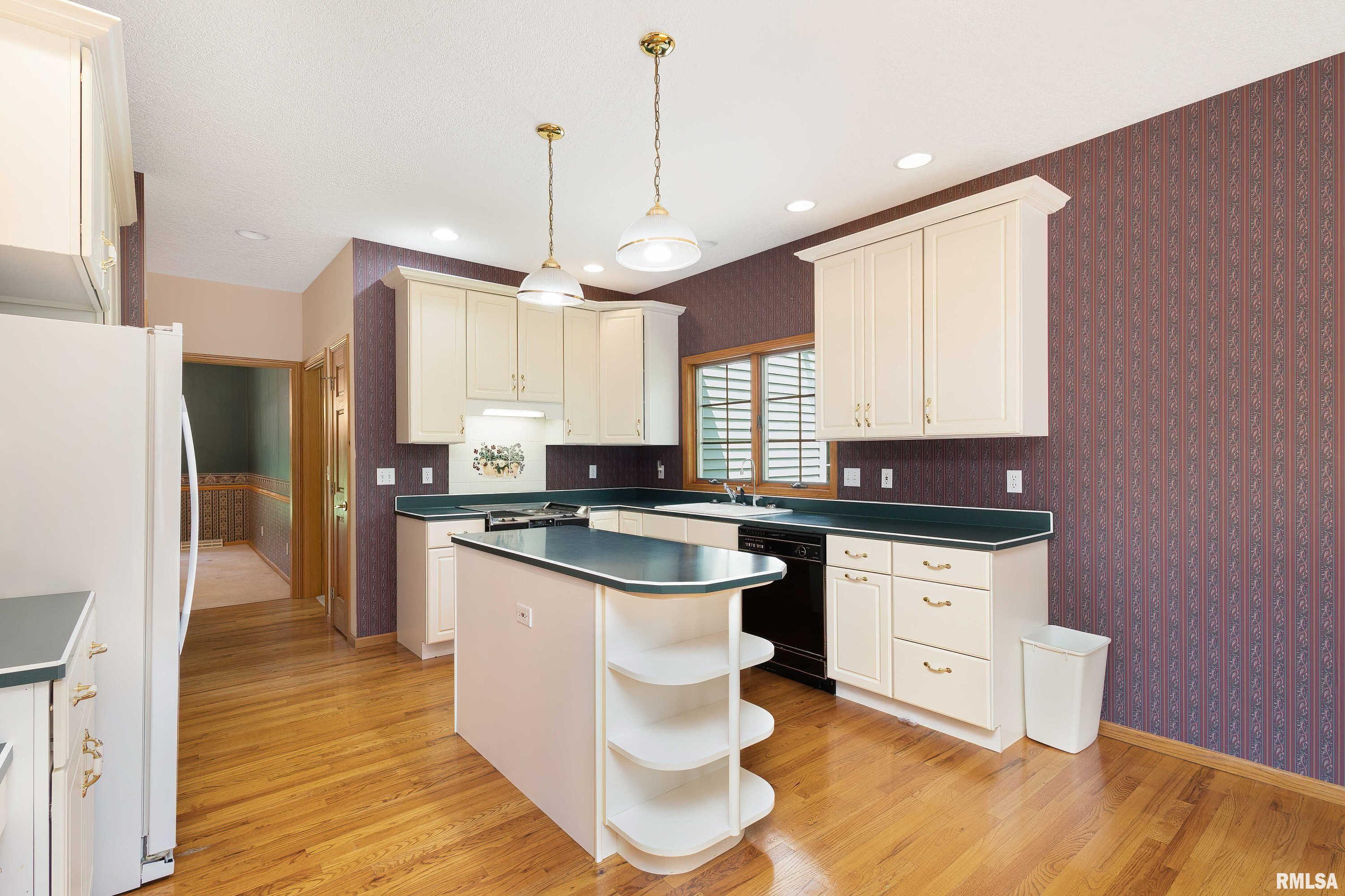 9429 84th St Court West Taylor Ridge, IL 61284 - Photo 17 of 53 Gallery Image 17