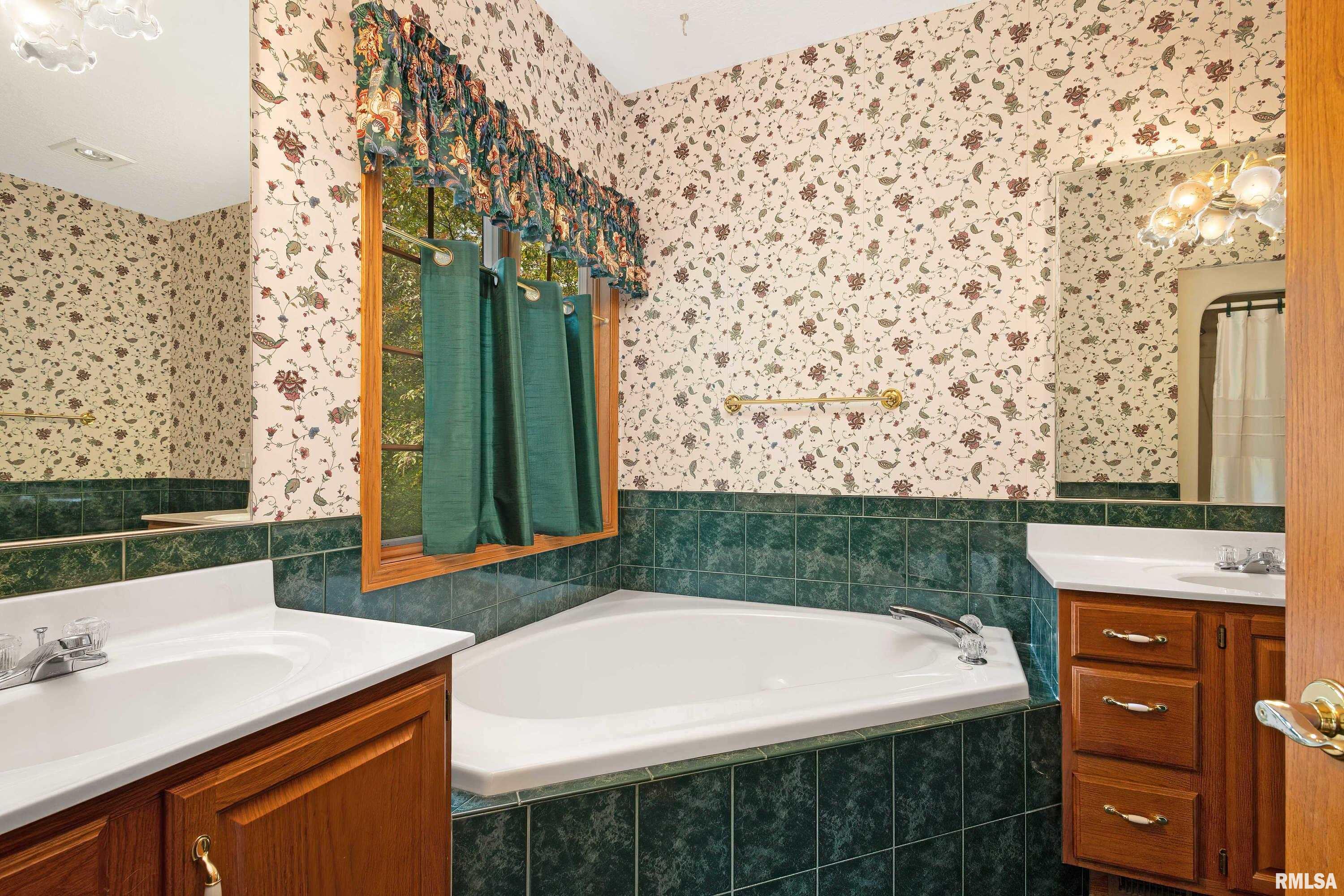 9429 84th St Court West Taylor Ridge, IL 61284 - Photo 22 of 53 Gallery Image 22