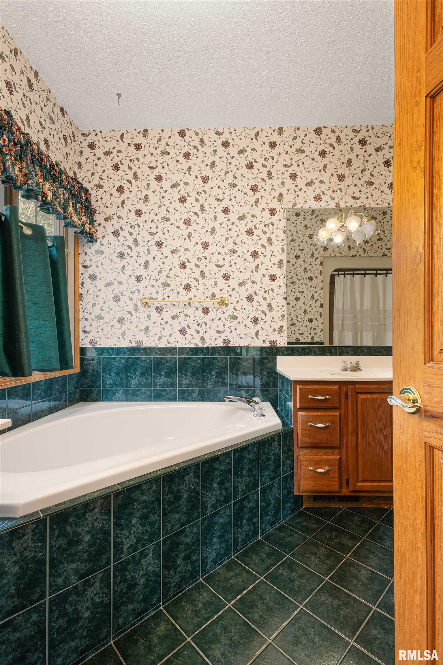 9429 84th St Court West Taylor Ridge, IL 61284 - Photo 23 of 53 Gallery Image 23