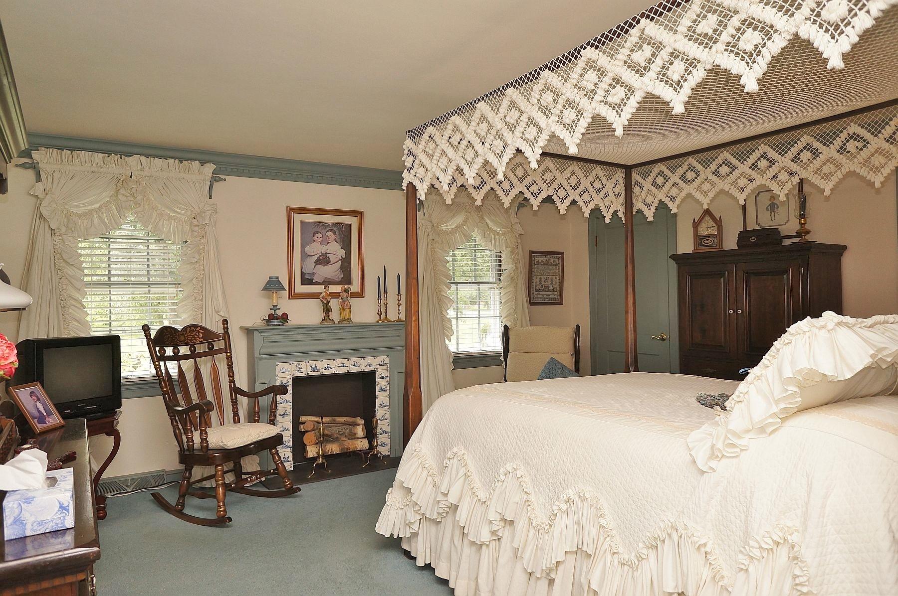 7920 Alpine Road Roanoke, VA 24019 - Photo 20 of 46 Master Bedroom