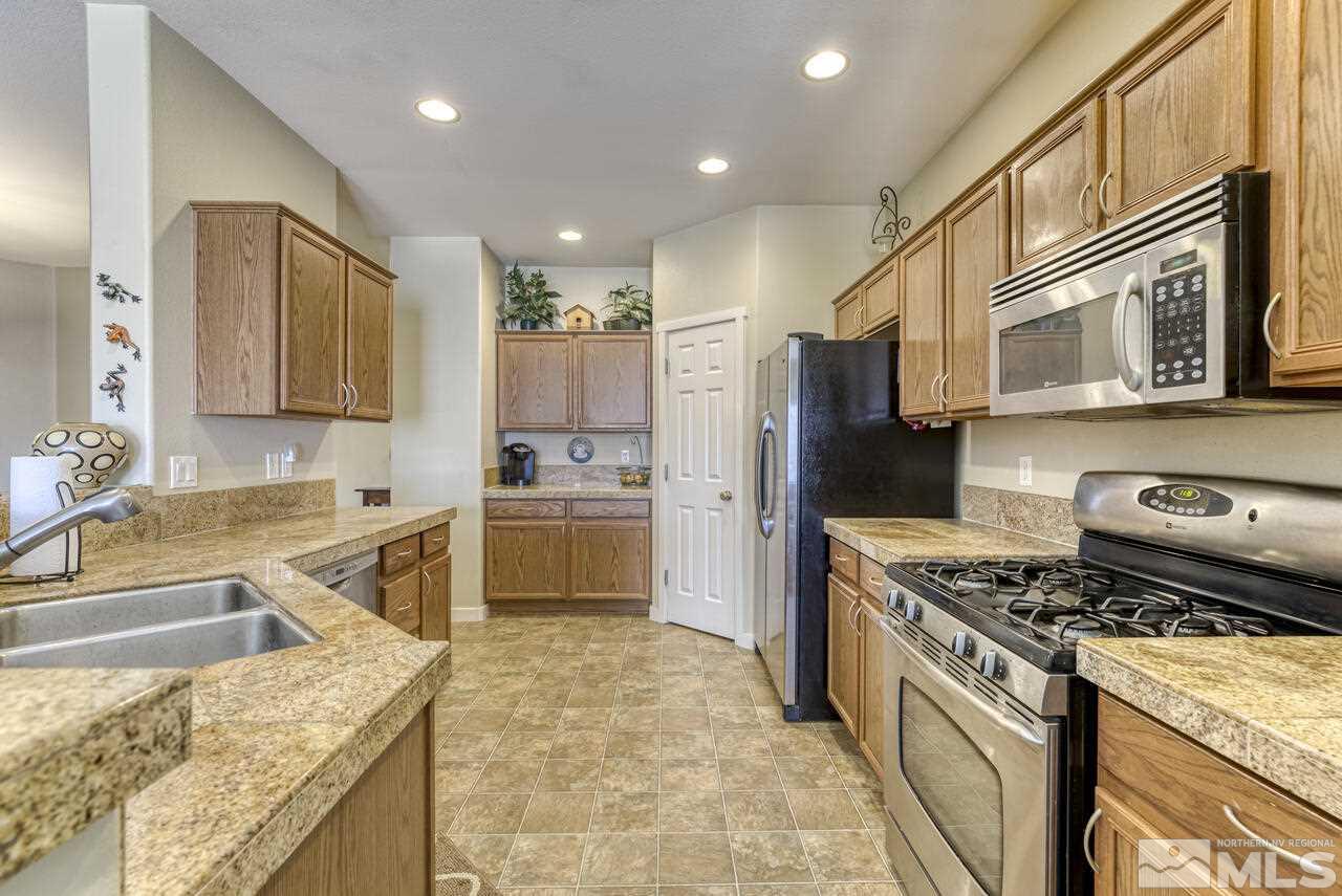 7592 Gold Drive Reno, NV 89506 - Photo 7 of 13 Photo 7
