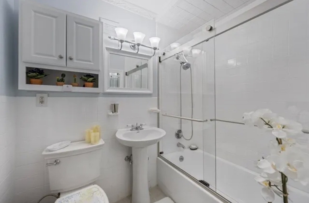 8 Juniper Street, Unit 22 Brookline, MA 02445 - Photo 6 of 12