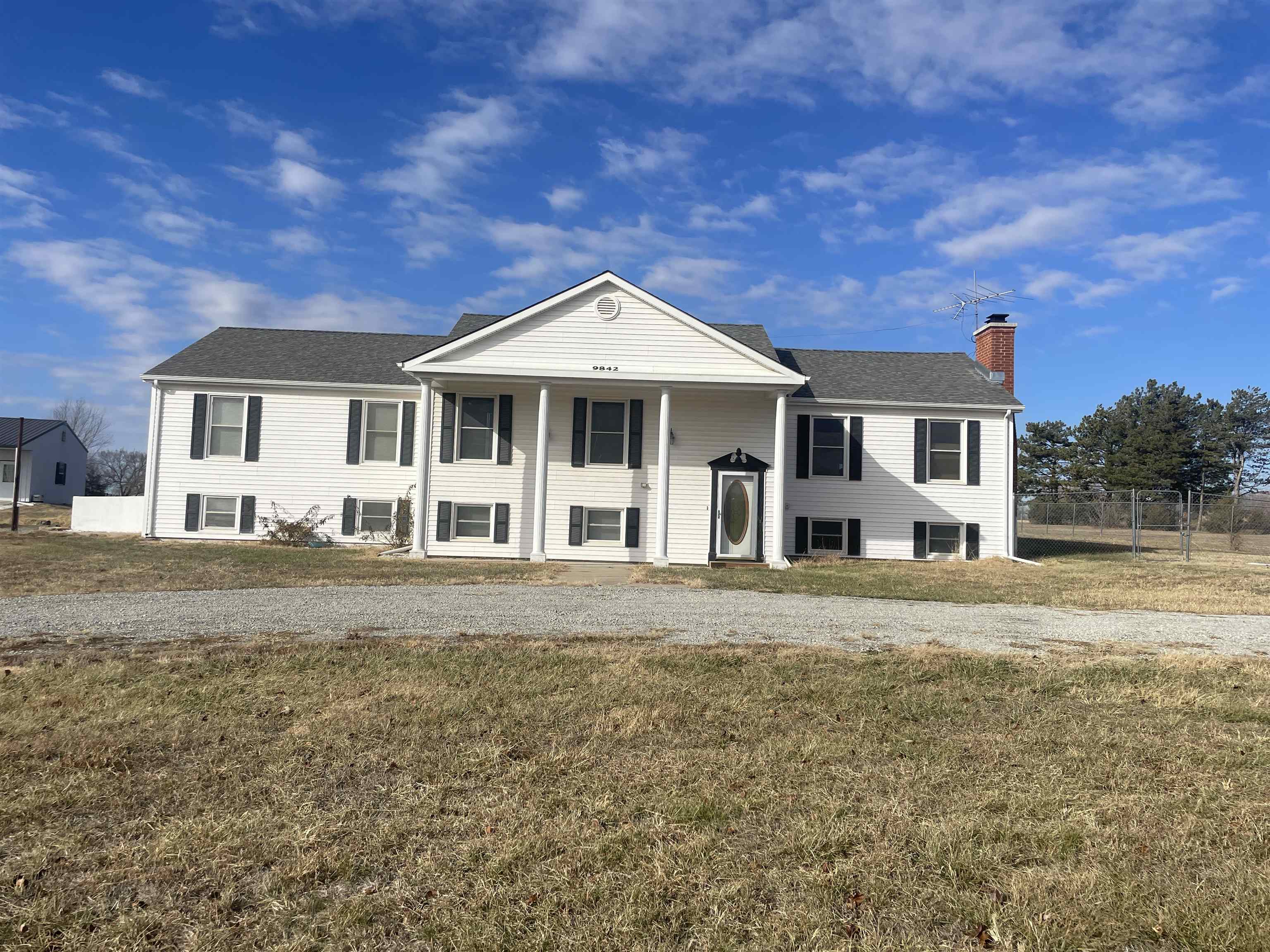 9842 Southwest 19th Terrace Towanda, KS 67144 - Photo 1 of 33