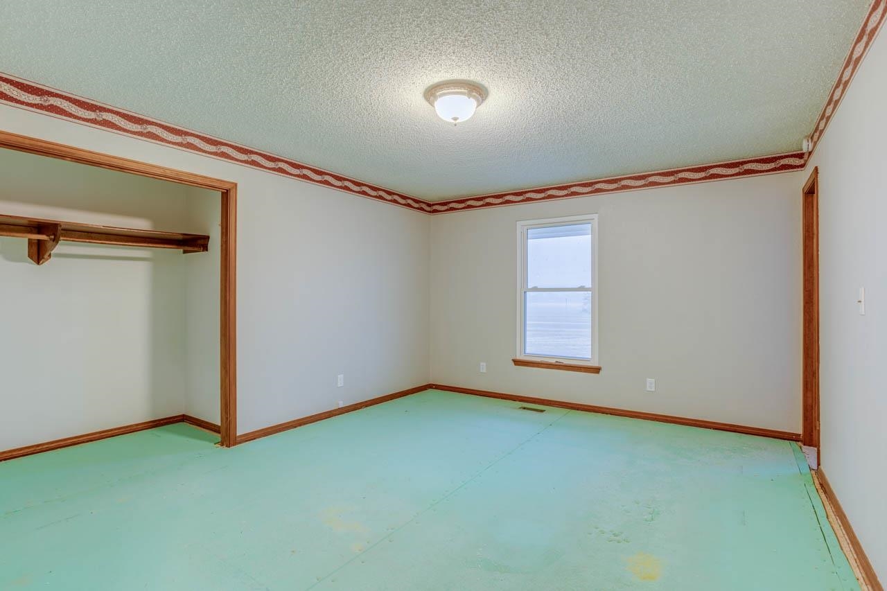 9842 Southwest 19th Terrace Towanda, KS 67144 - Photo 14 of 33