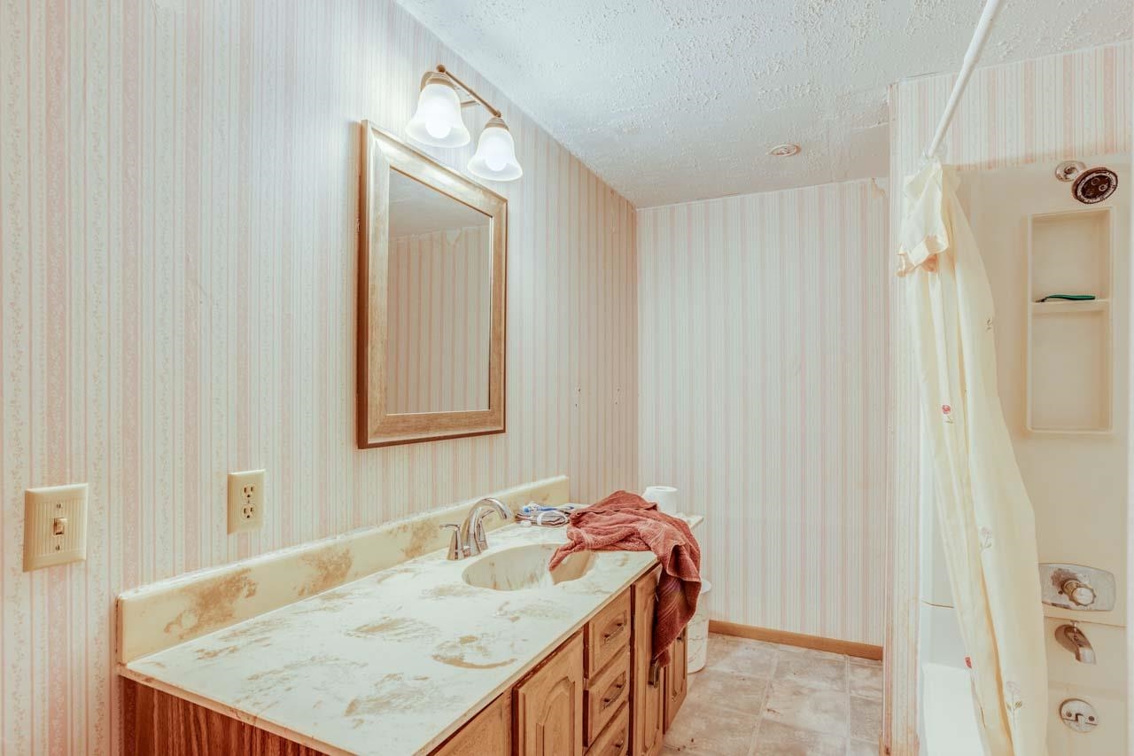 9842 Southwest 19th Terrace Towanda, KS 67144 - Photo 19 of 33