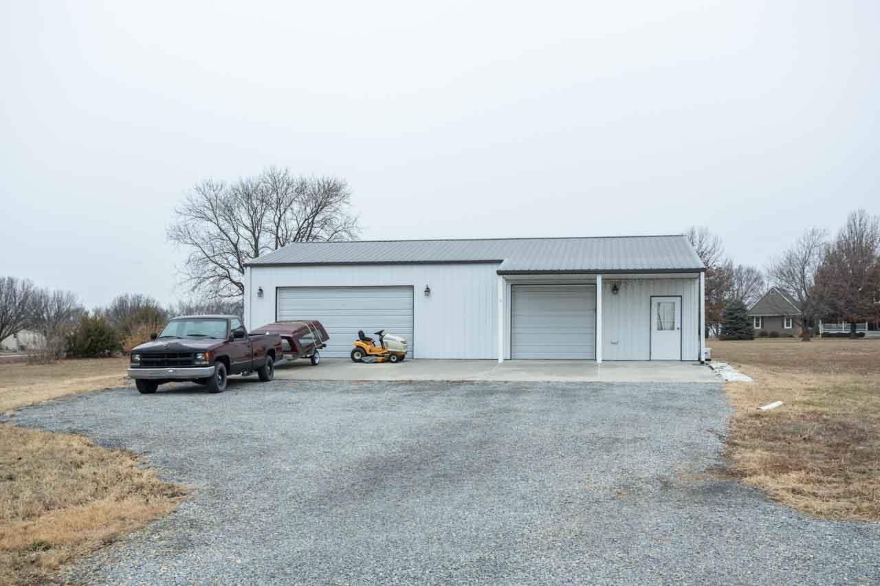 9842 Southwest 19th Terrace Towanda, KS 67144 - Photo 26 of 33