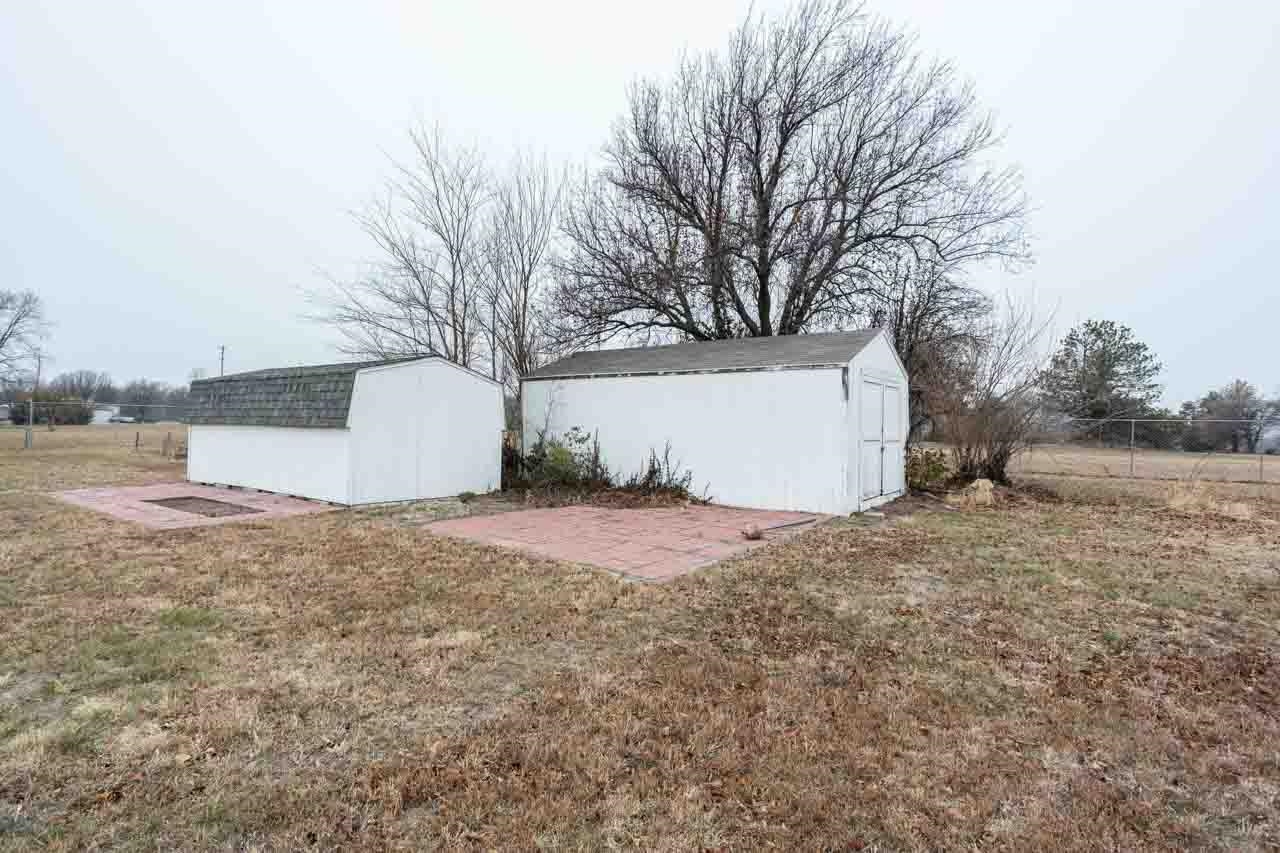 9842 Southwest 19th Terrace Towanda, KS 67144 - Photo 29 of 33