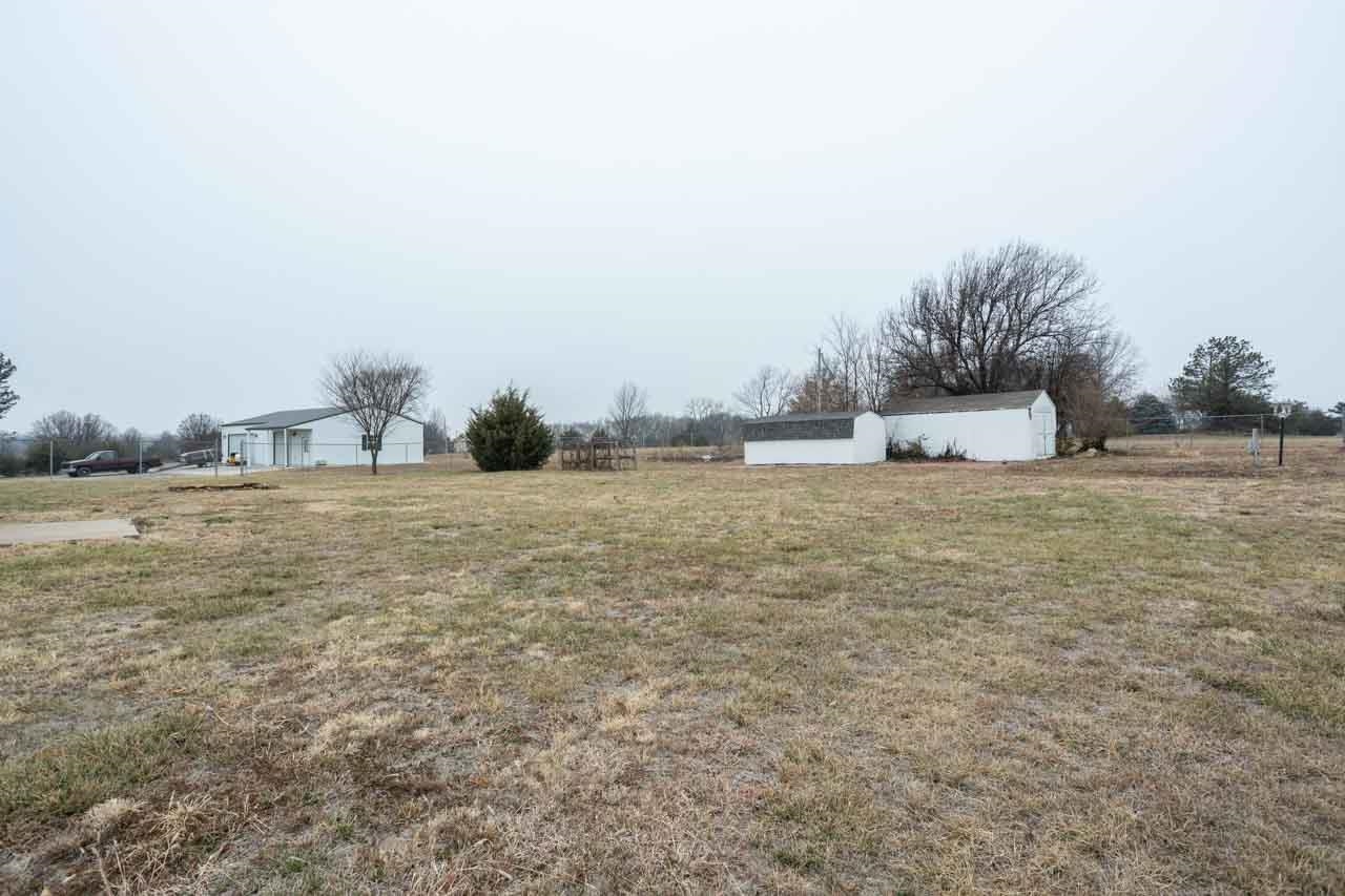 9842 Southwest 19th Terrace Towanda, KS 67144 - Photo 32 of 33