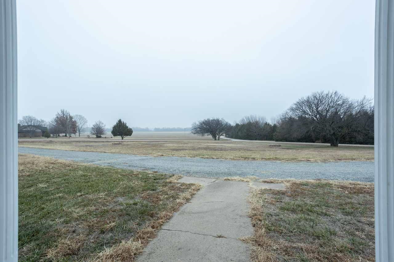 9842 Southwest 19th Terrace Towanda, KS 67144 - Photo 7 of 33