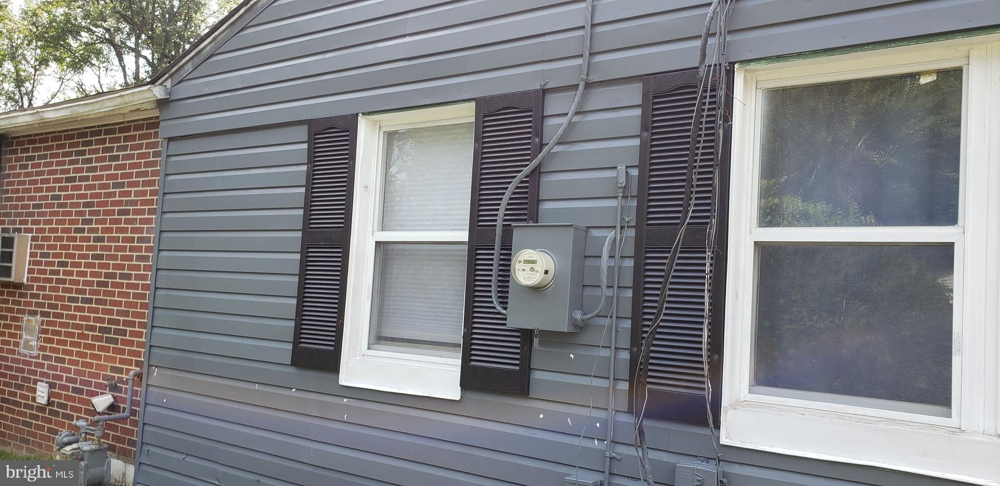 7627 Greenleaf Road Landover, MD 20785 - Photo 4 of 35 New Shutters