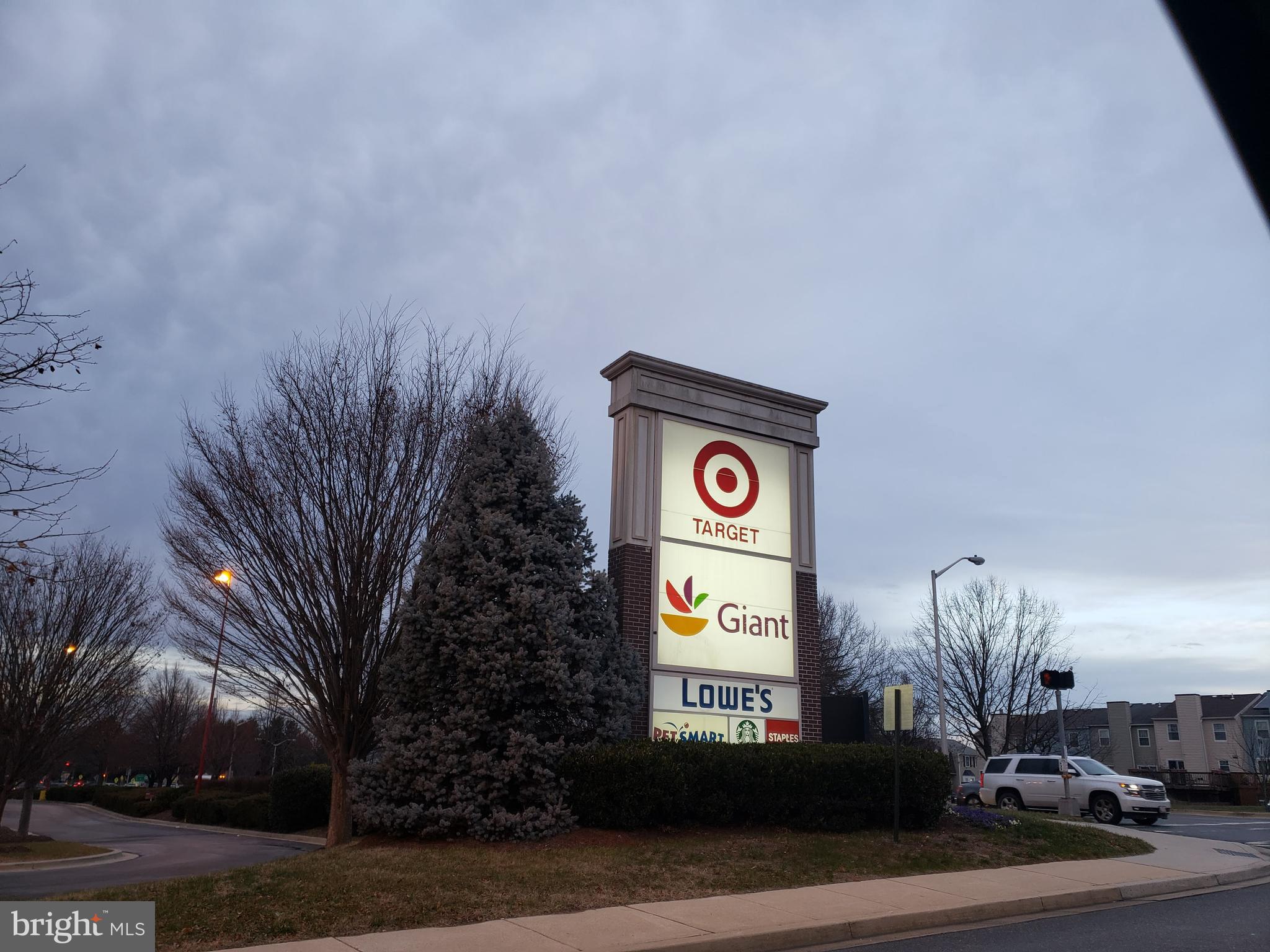 7627 Greenleaf Road Landover, MD 20785 - Photo 44 of 46 Local Shopping