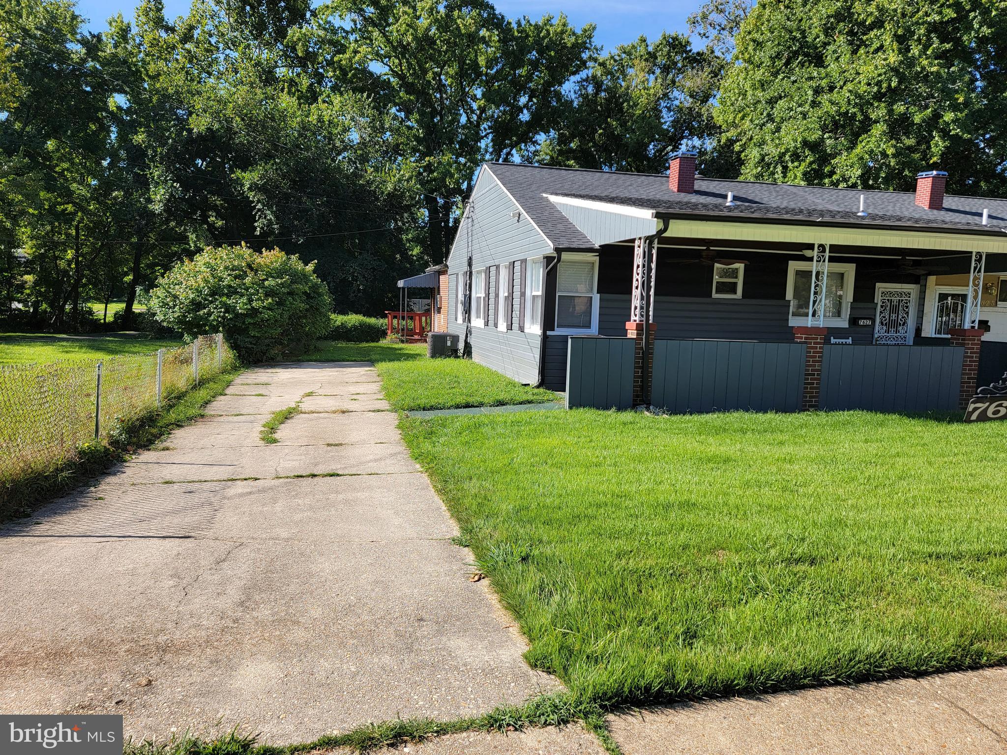 7627 Greenleaf Road Landover, MD 20785 - Photo 6 of 46 Driveway