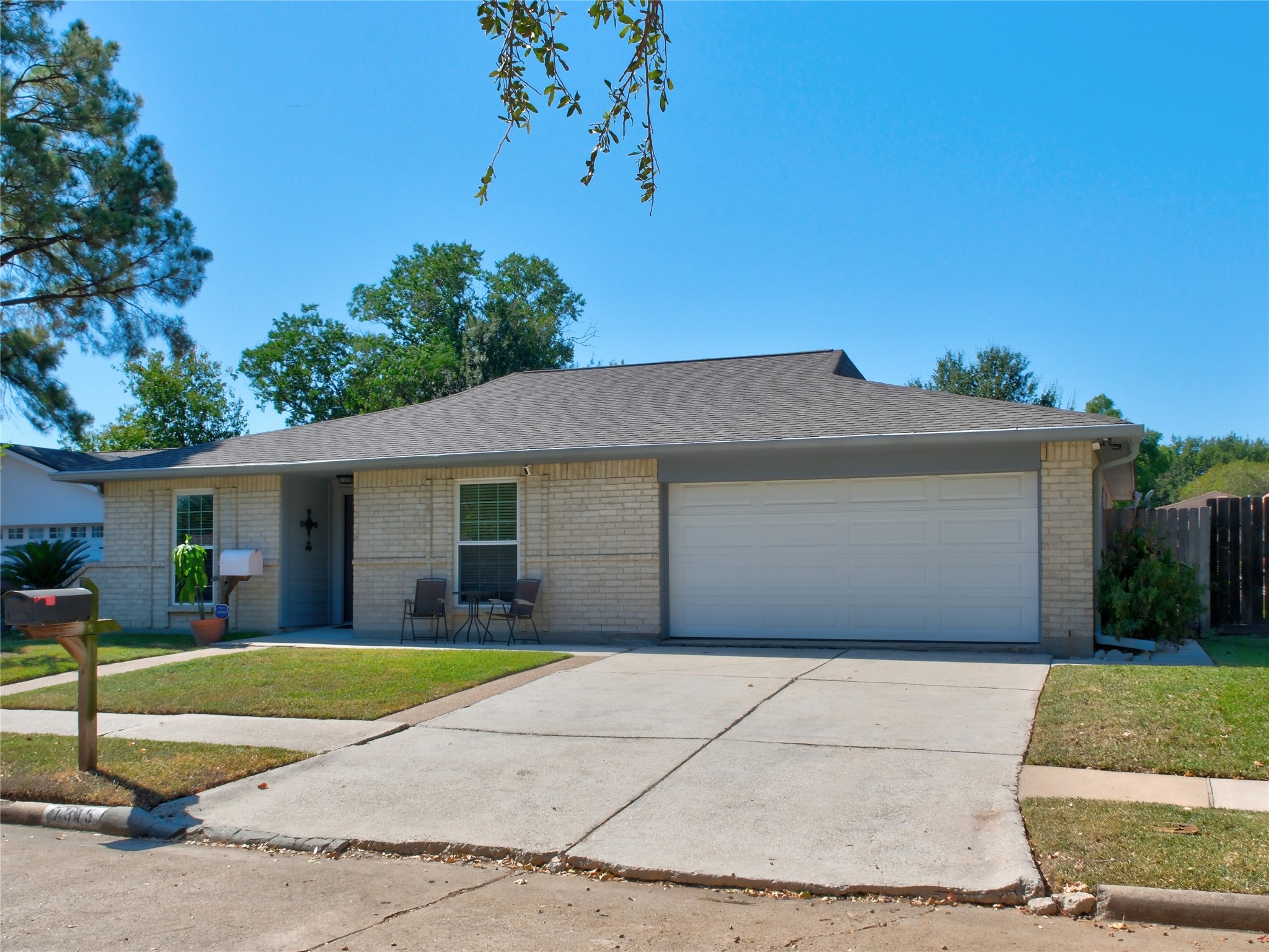 7315 Weatherhill Lane Houston, TX 77041 - Photo 3 of 40 This beautiful single-story brick home has a two-car garage and a neatly maintained front yard.