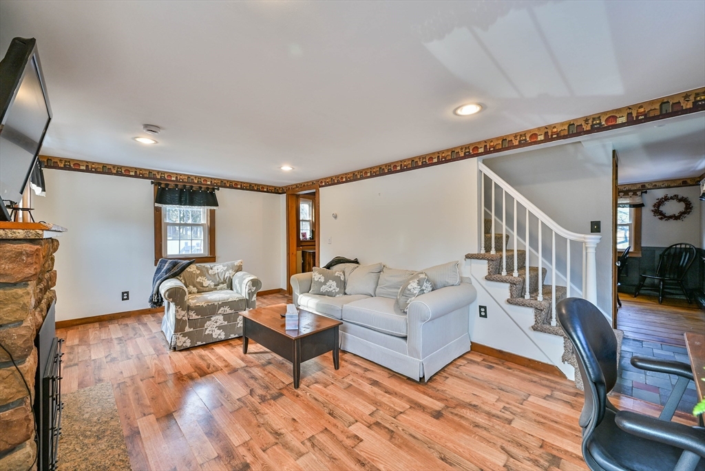 15 Parker Road Holden, MA 01520 - Photo 11 of 32