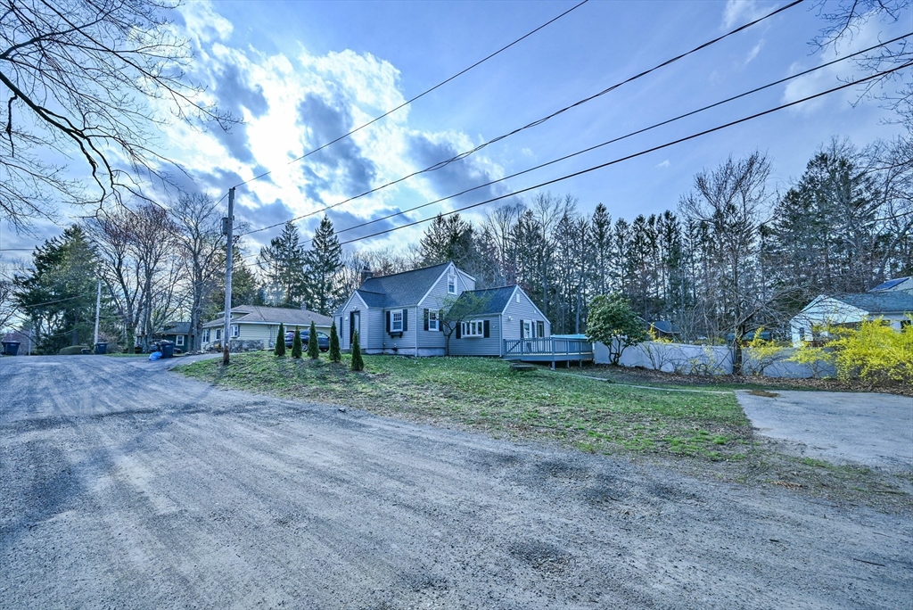 15 Parker Road Holden, MA 01520 - Photo 4 of 32