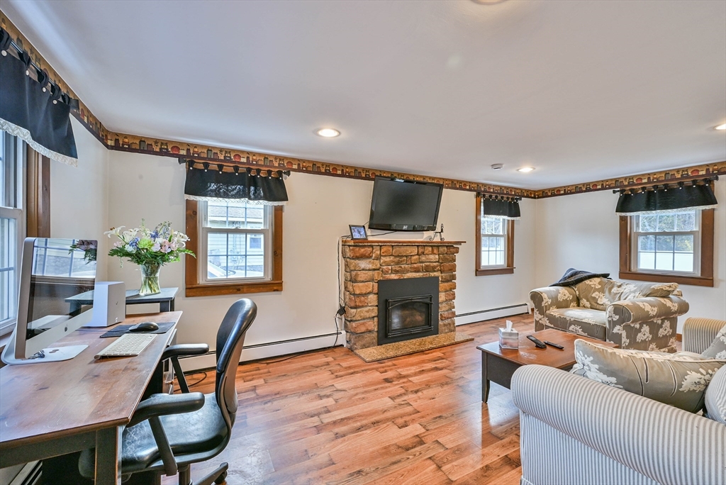 15 Parker Road Holden, MA 01520 - Photo 10 of 32