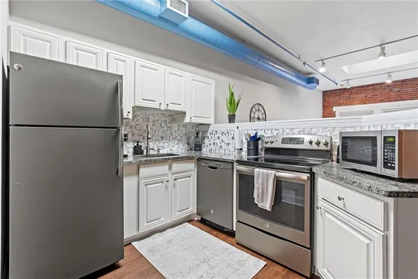 $167,000 | 700 Broadway Boulevard, Unit 508, Kansas City, MO 64105