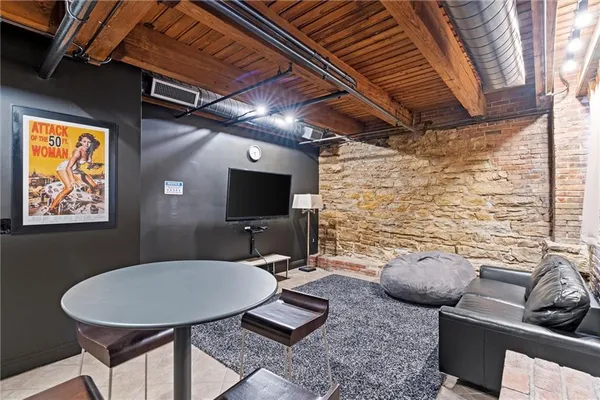 $167,000 | 700 Broadway Boulevard, Unit 508, Kansas City, MO 64105