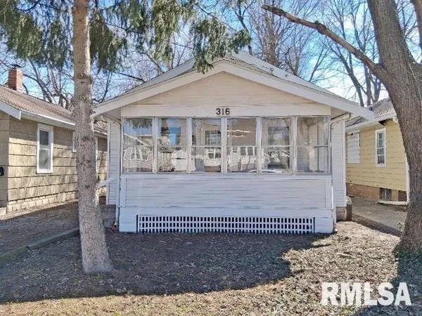 $800 | 316 East Melbourne Avenue, Peoria, IL 61603