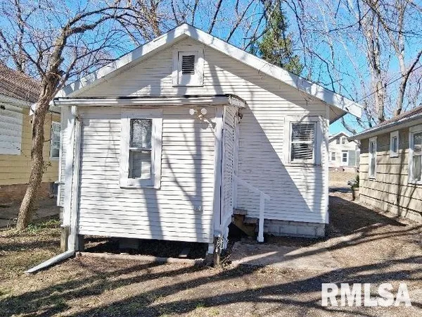 $800 | 316 East Melbourne Avenue, Peoria, IL 61603