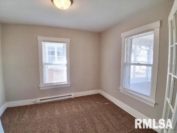 $800 | 316 East Melbourne Avenue, Peoria, IL 61603
