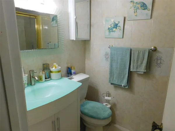 $149,900 | 3910 Inverrary Boulevard, Unit 202B, Fort Lauderdale, FL 33319