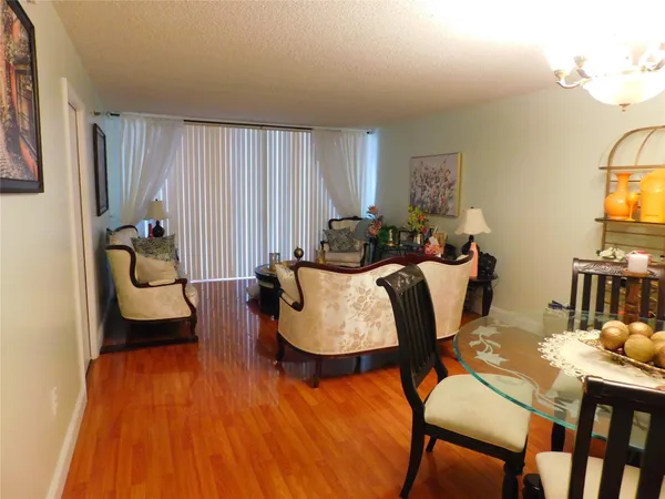 $149,900 | 3910 Inverrary Boulevard, Unit 202B, Fort Lauderdale, FL 33319