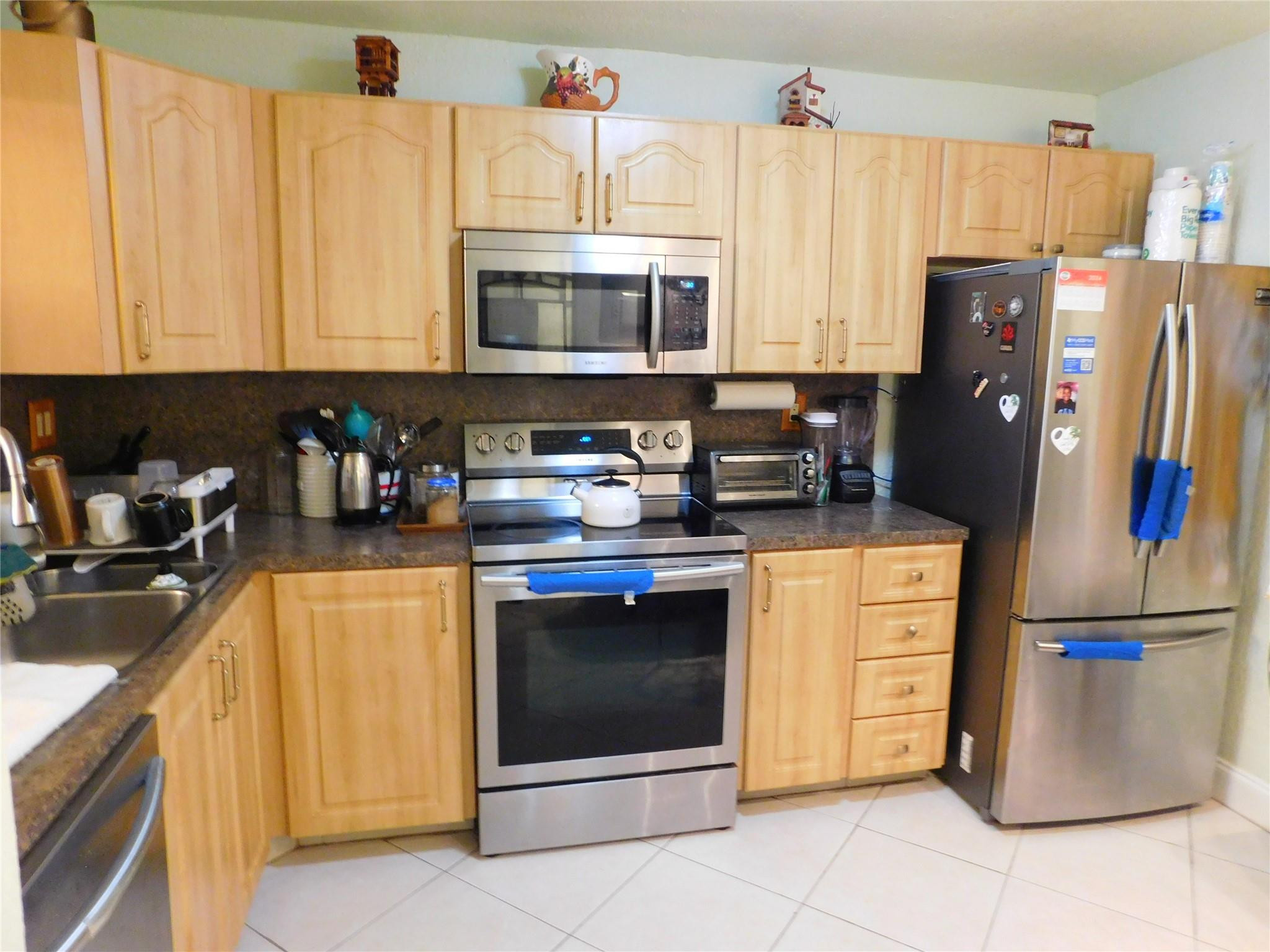 3910 Inverrary Boulevard, Unit 202B Fort Lauderdale, FL 33319 - Photo 7 of 18 Kitchen