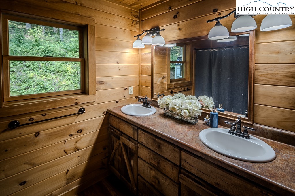 8012 Big Ivy Road Purlear, NC 28665 - Photo 21 of 46 Gallery Image 21