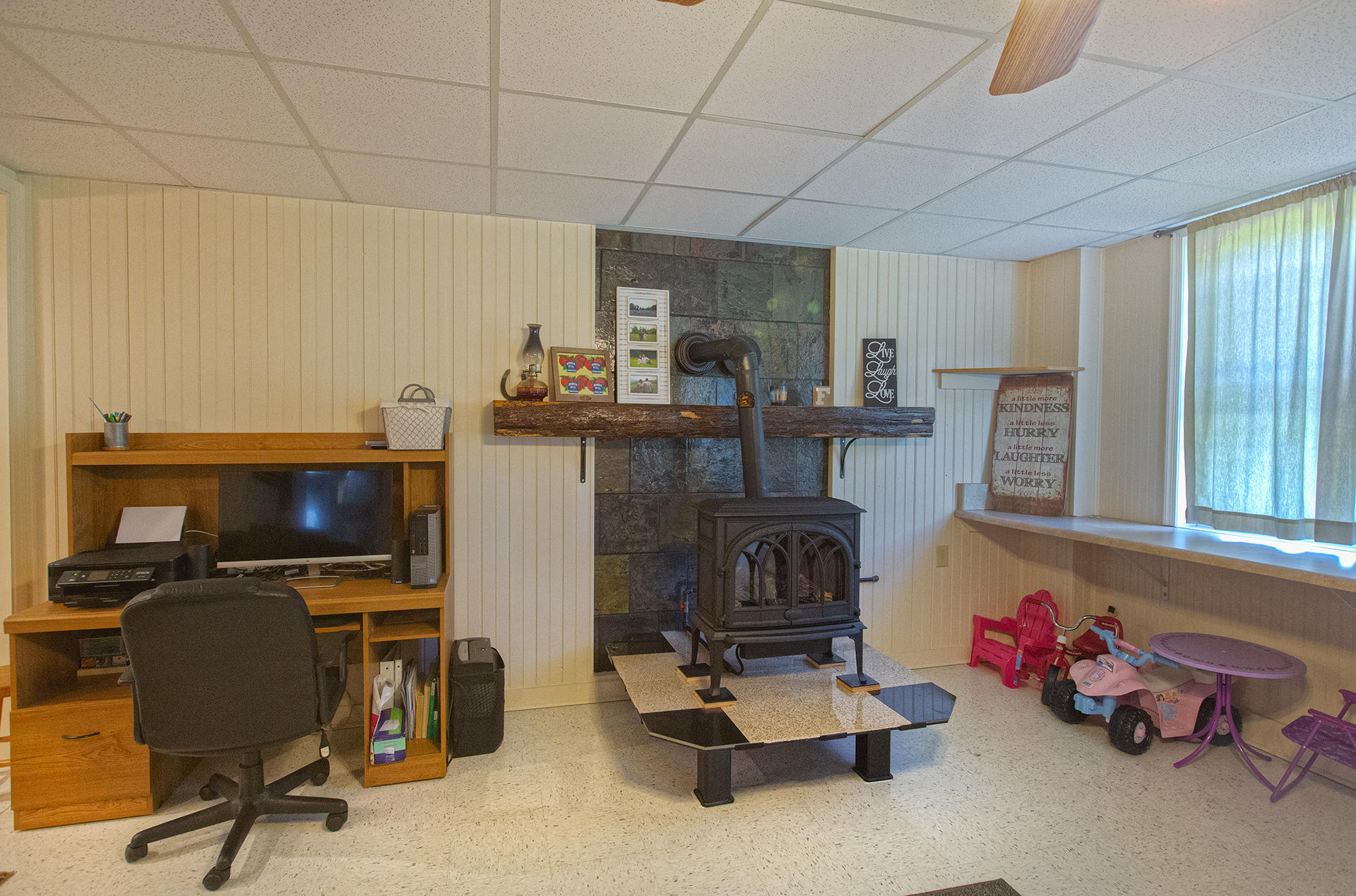 1578 Oak Ridge Road Buchanan, VA 24066 - Photo 17 of 40 Family Room