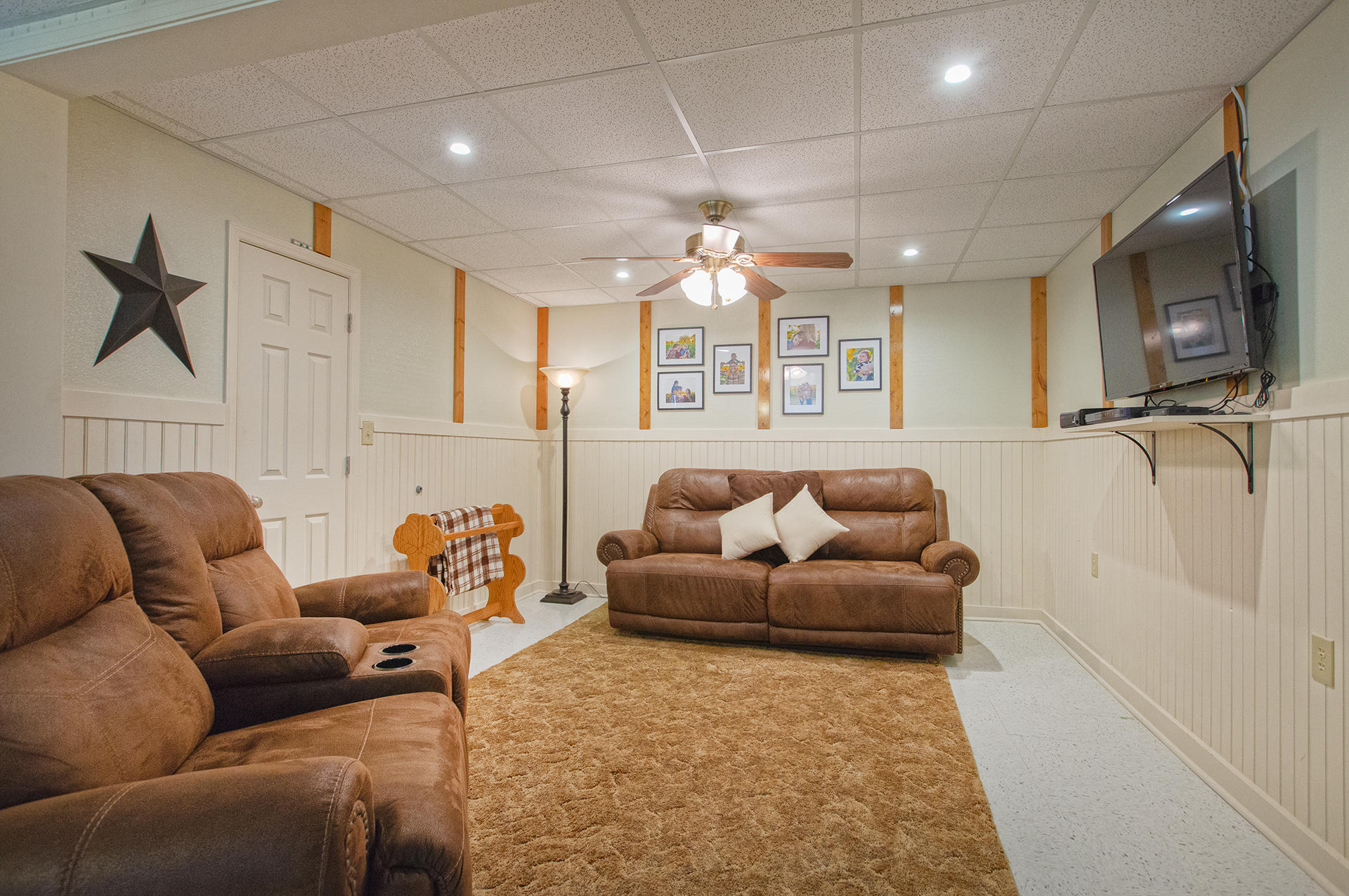 1578 Oak Ridge Road Buchanan, VA 24066 - Photo 18 of 40 Family Room in Basement
