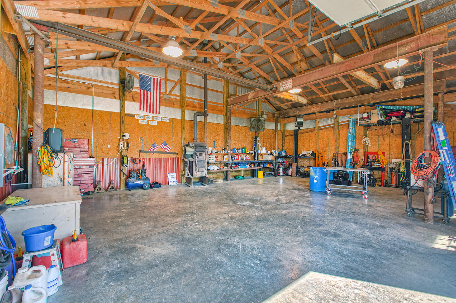1578 Oak Ridge Road Buchanan, VA 24066 - Photo 27 of 40 Bays