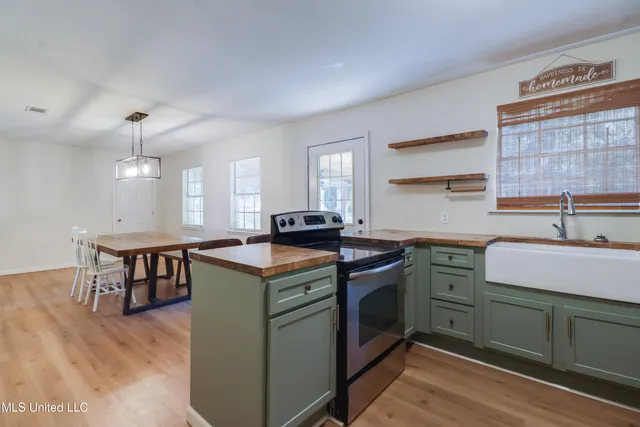 $189,999 | 502 West Border Avenue, Wiggins, MS 39577