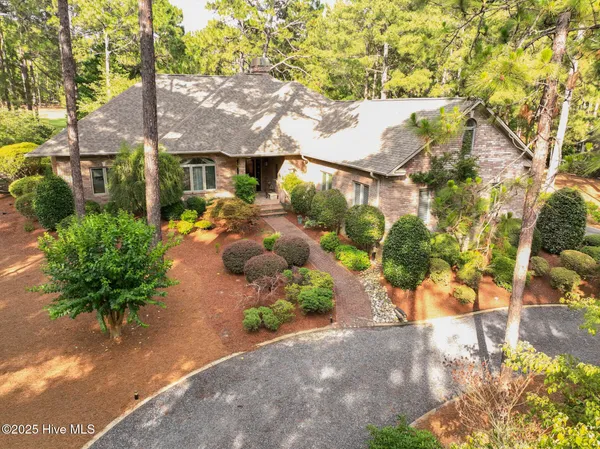 $960,000 | 22 Airdrie Court, Pinehurst, NC 28374