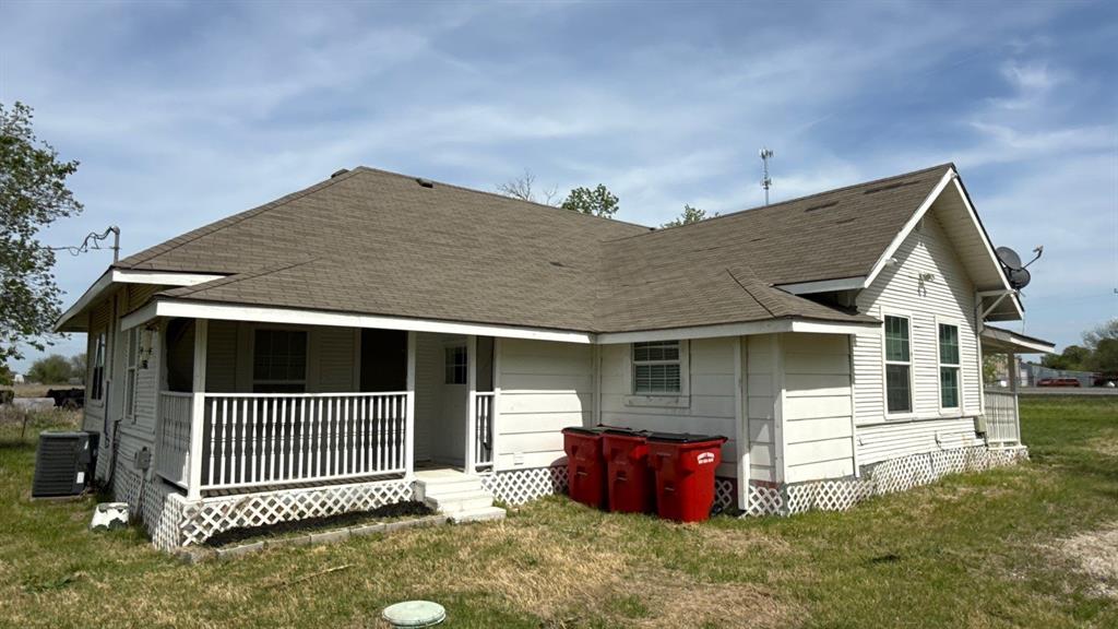 1338 State Highway 121 Bonham, TX 75418 - Photo 4 of 32