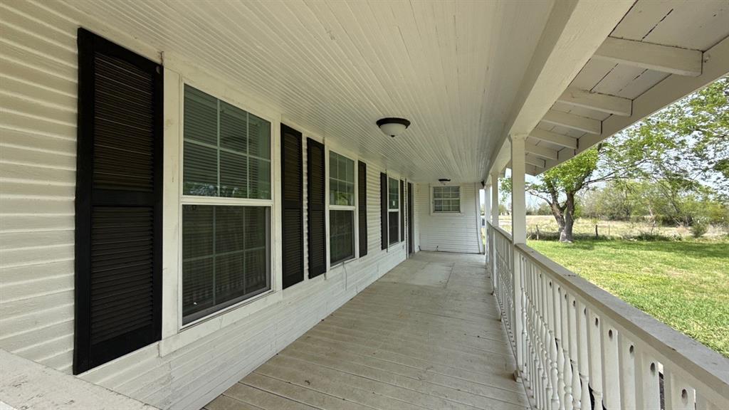 1338 State Highway 121 Bonham, TX 75418 - Photo 6 of 32 a view of a porch