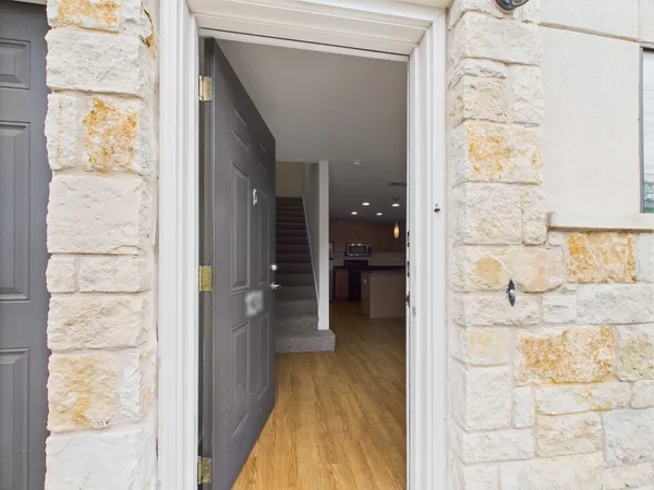 en view of a bathroom