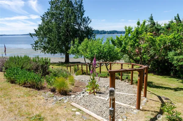 $1,999,500 | 7504 Crescent Beach Rd Nortwest, Vaughn, WA 98394