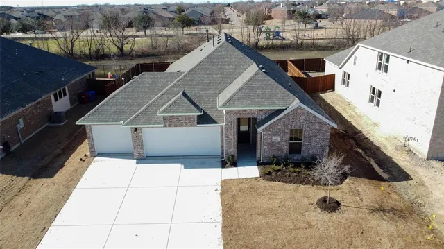 $2,299 | 801 Newberry Lane, Royse City, TX 75189