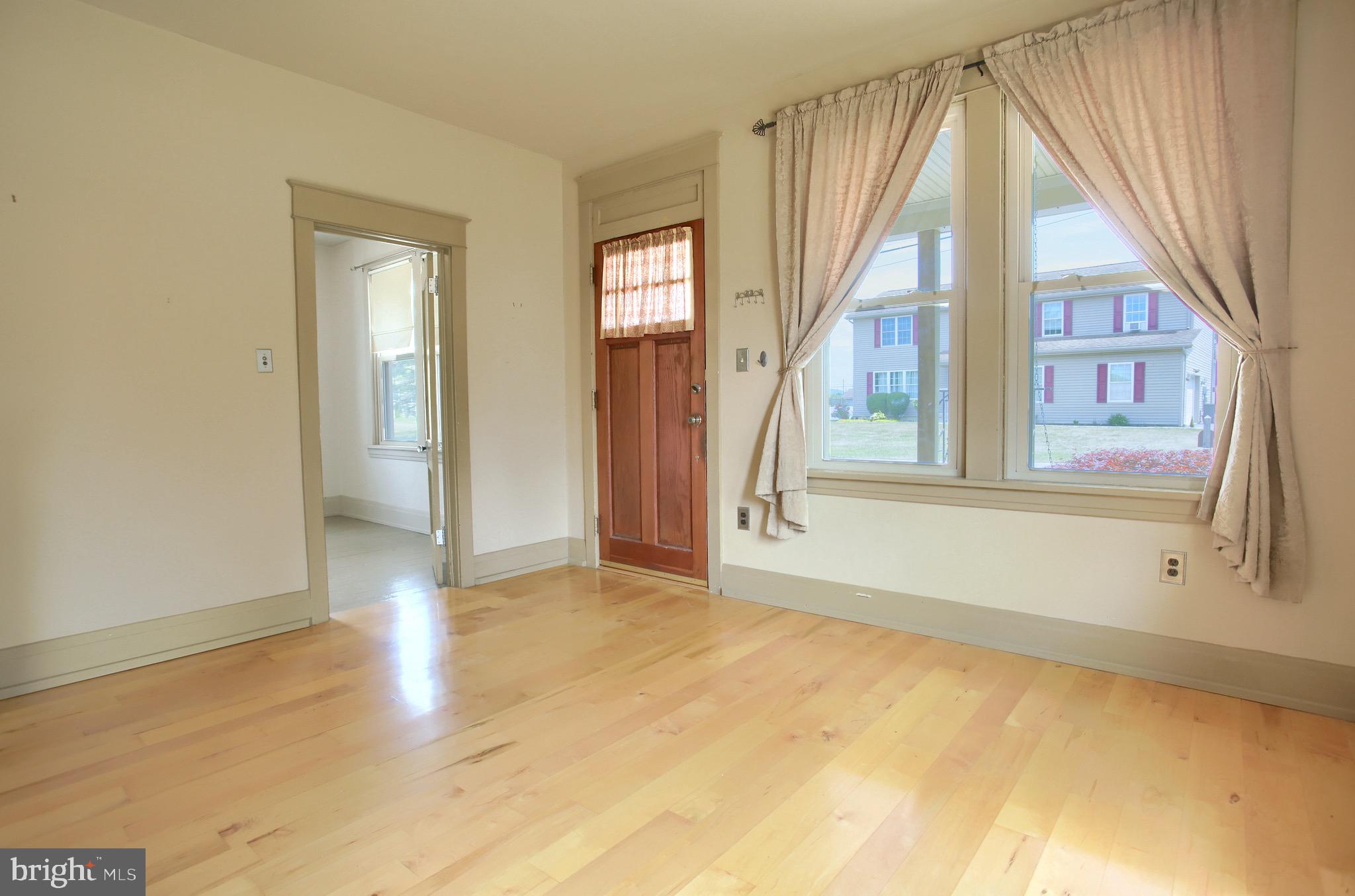 209 Chester Road Enola, PA 17025 - Photo 16 of 35 Living Room