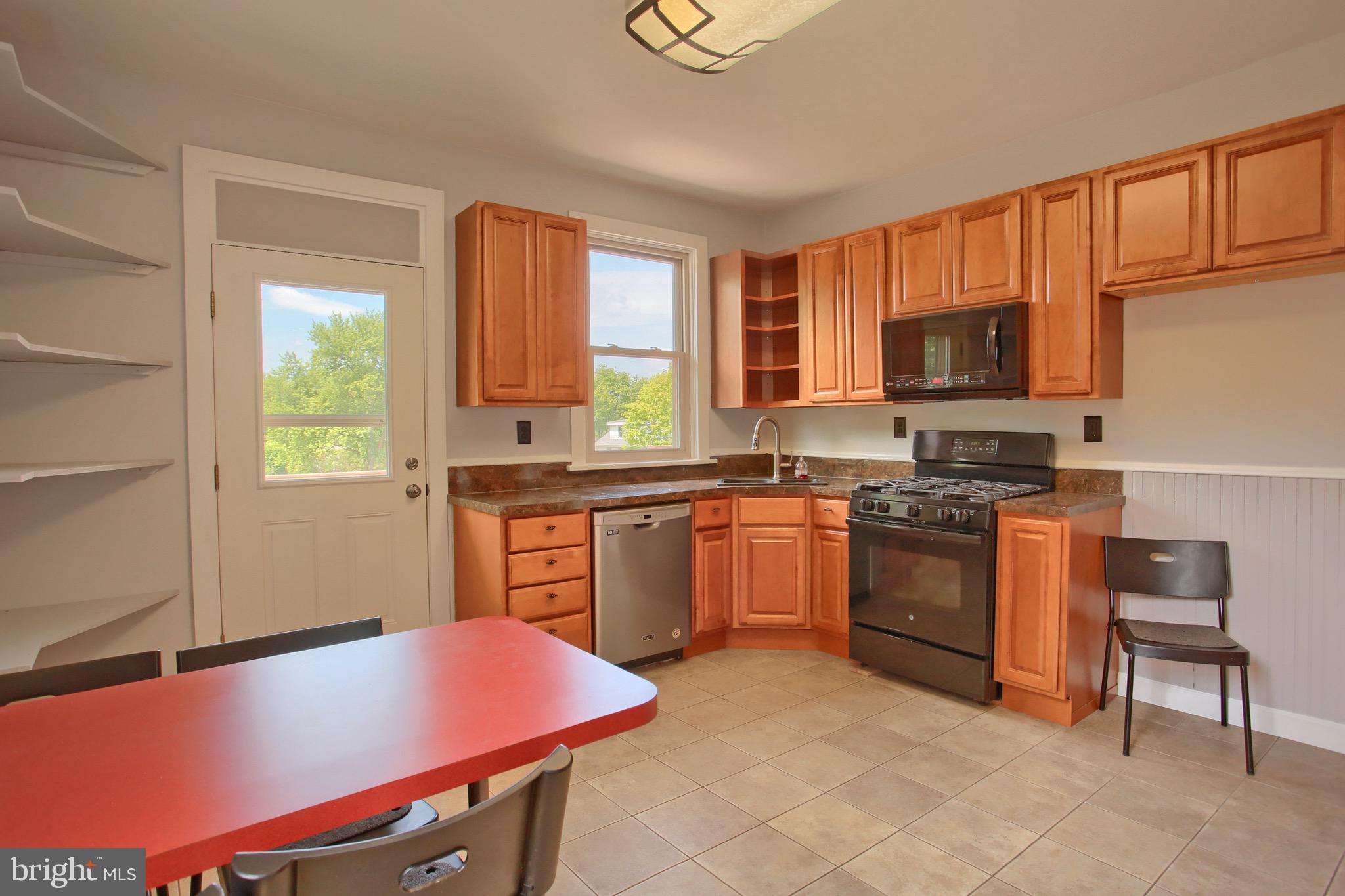 209 Chester Road Enola, PA 17025 - Photo 20 of 35 Large Kitchen