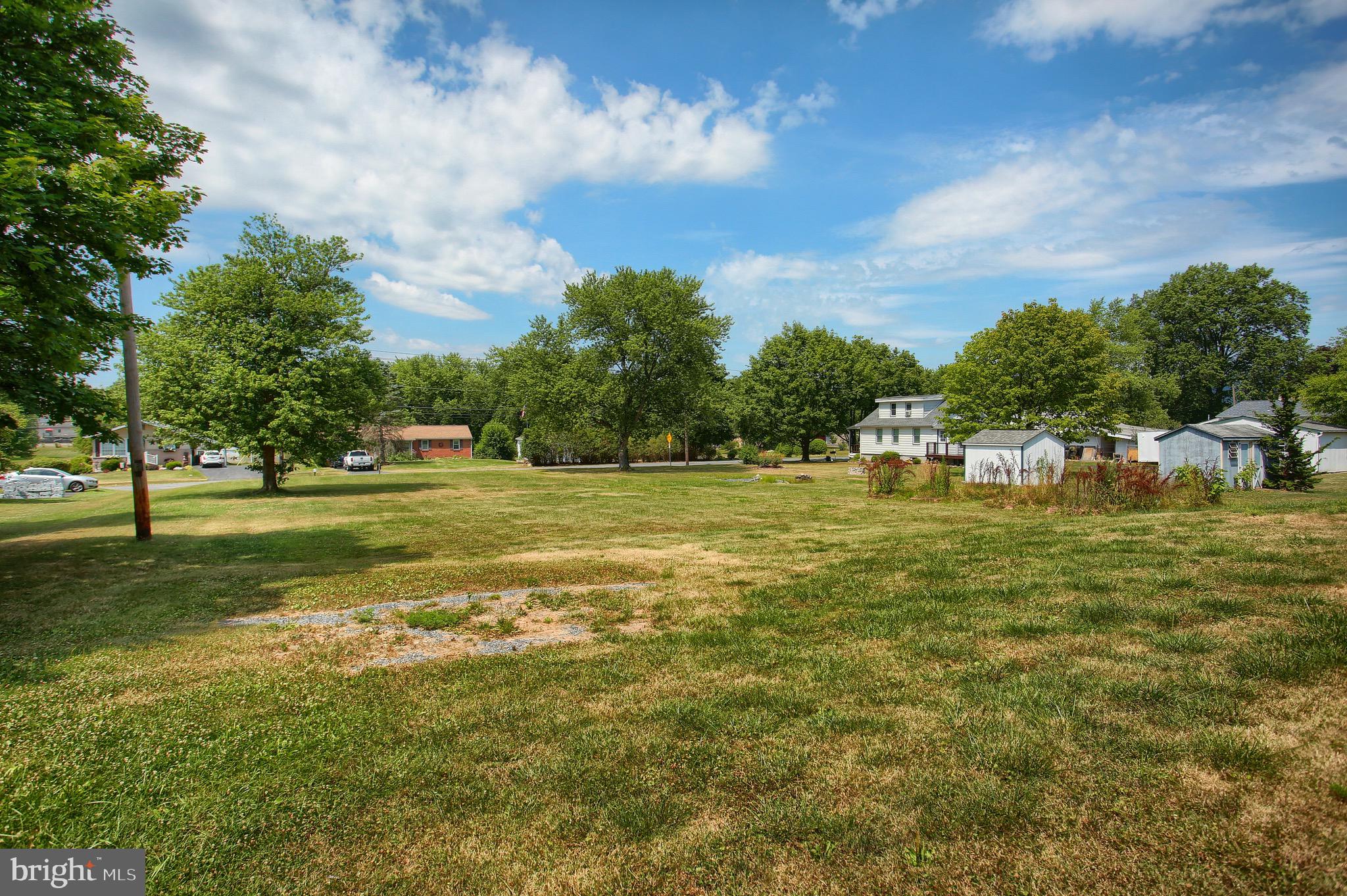 209 Chester Road Enola, PA 17025 - Photo 7 of 35 View of the large backyard