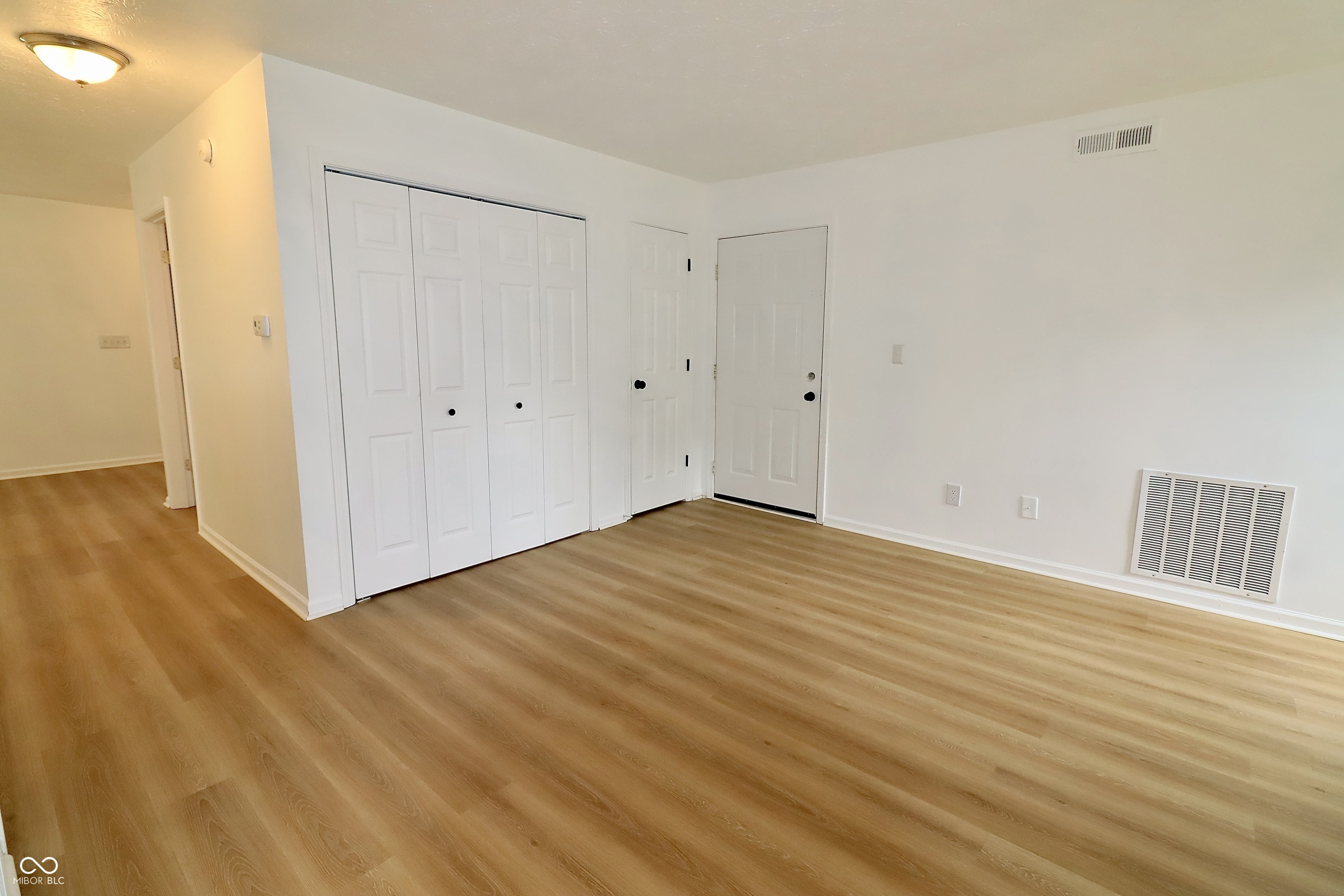 8913 Glass Chimney Lane Fishers, IN 46037 - Photo 10 of 22