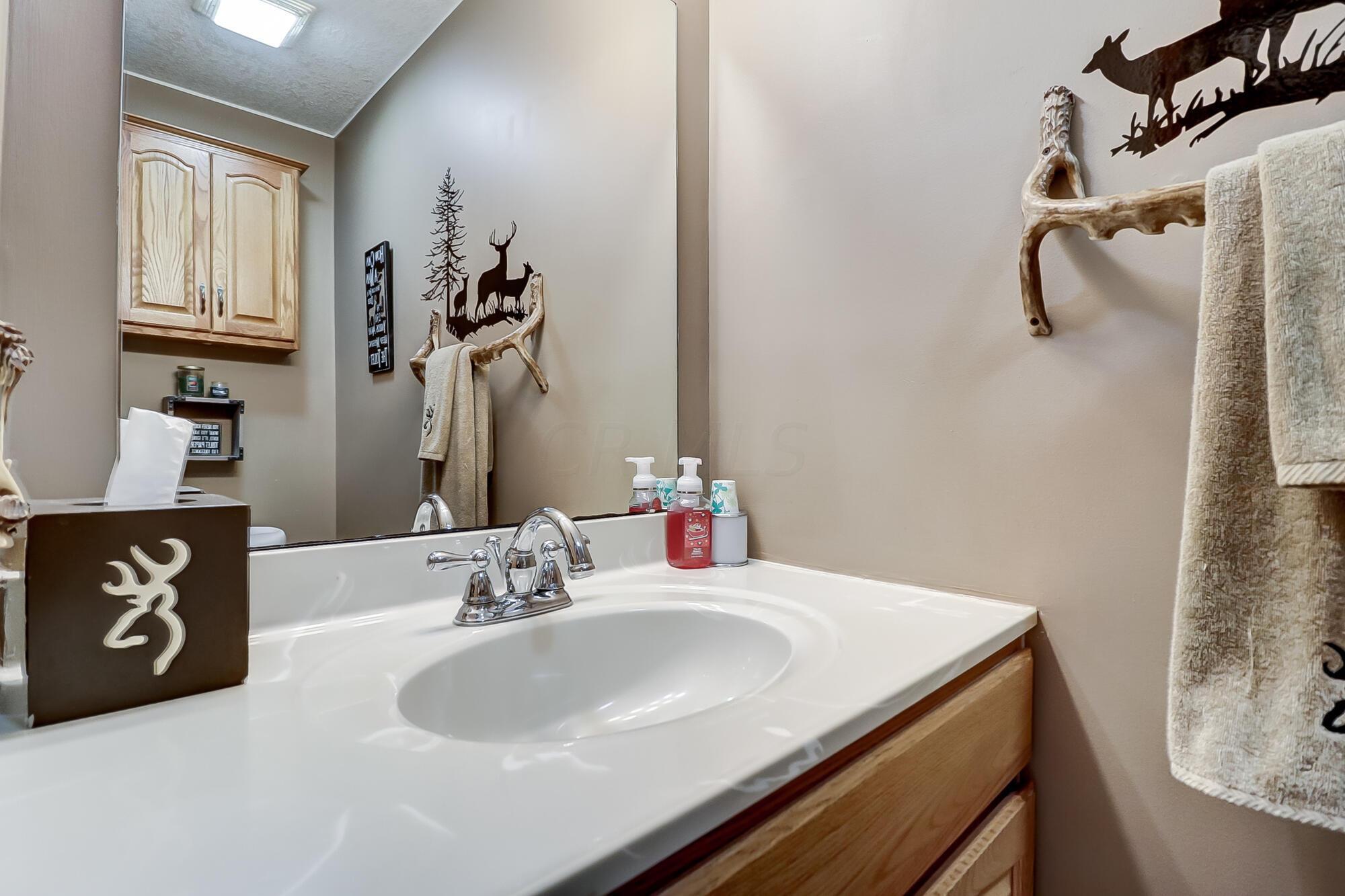 111 Auld Ridge Way Hebron, OH 43025 - Photo 47 of 62 Half Bathroom