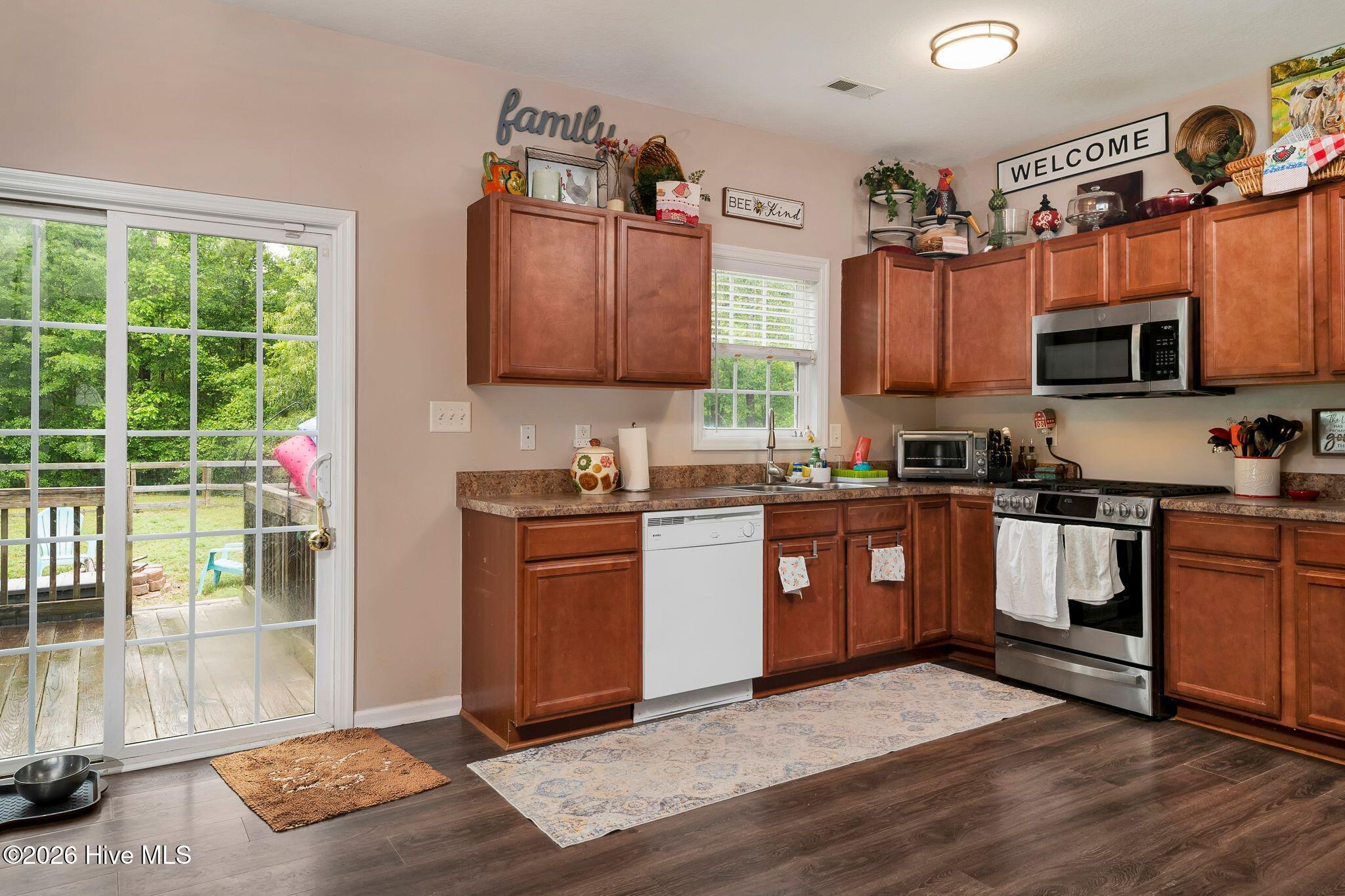 124 Saint Road Richlands, NC 28574 - Photo 16 of 55 124 Saint-8