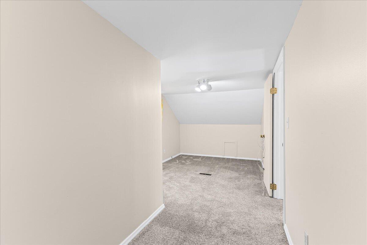 1049 Collier Road Auburn Hills, MI 48326 - Photo 21 of 36 32-IMG_5173_web